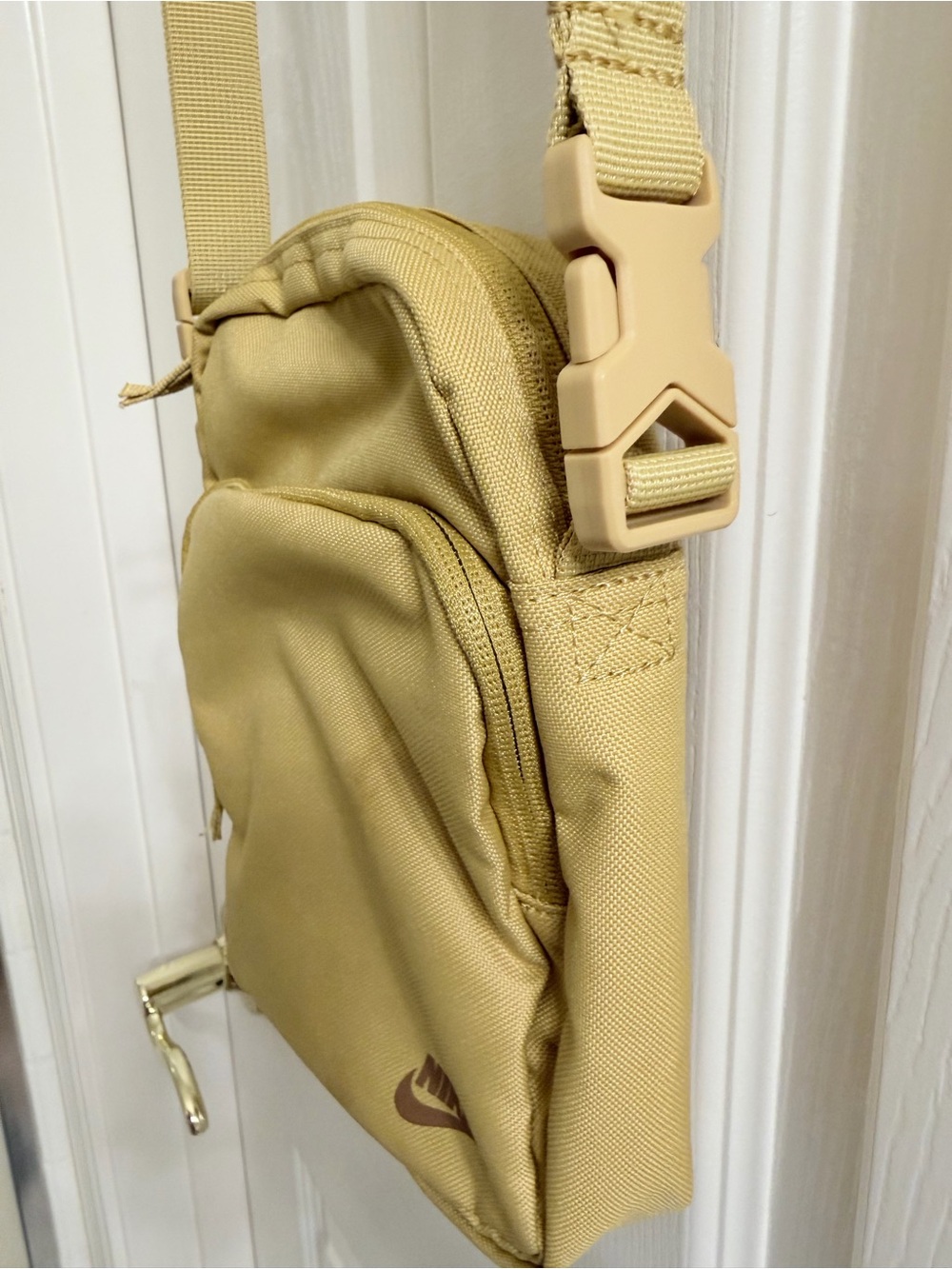 Nike Small Mustard Yellow Crossbody Belt Bag - Picture 5 of 7